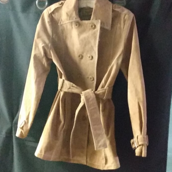 Coat - Picture 2 of 3